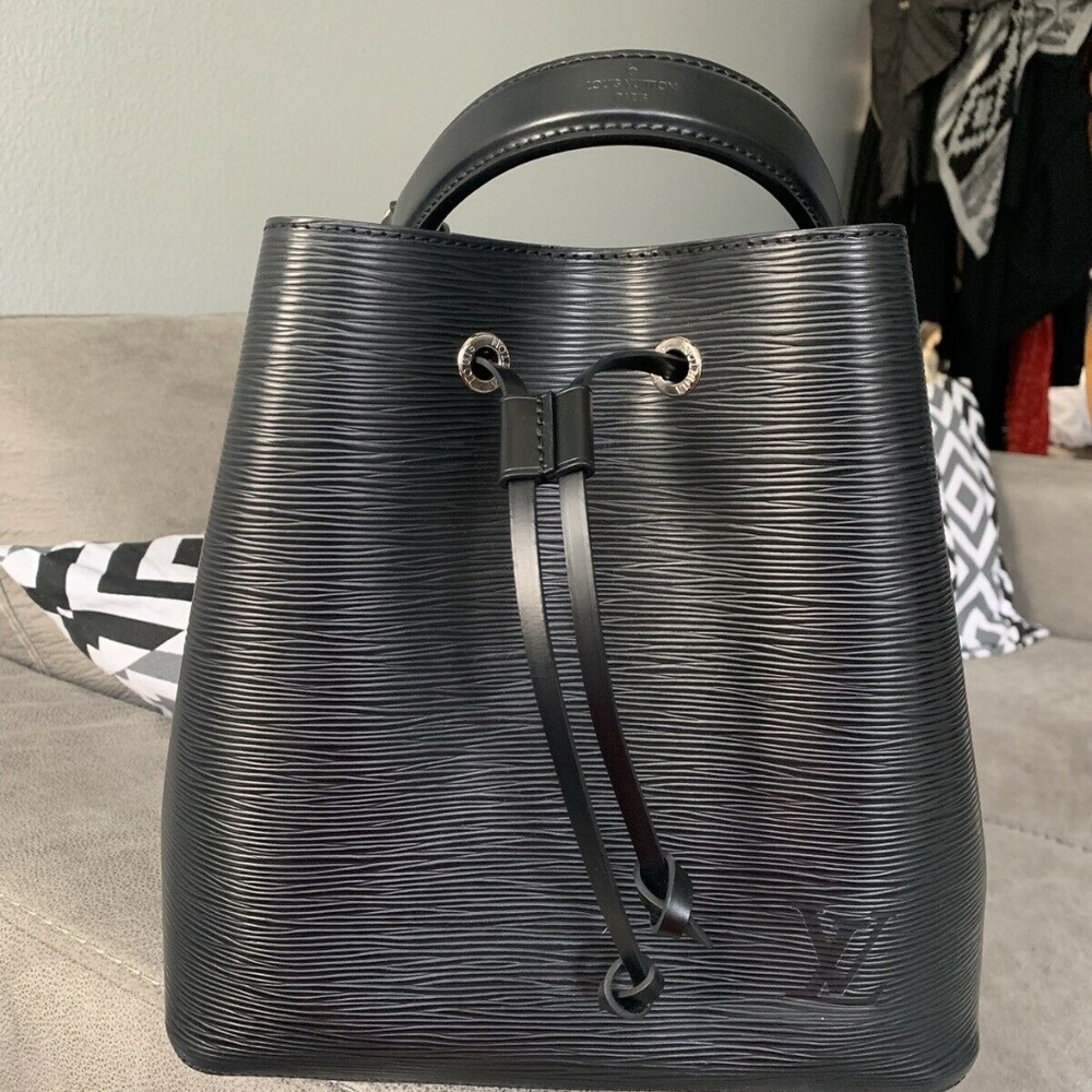 Authentic Neonoe LV Leather Handbag w/ Box - Picture 1 of 7